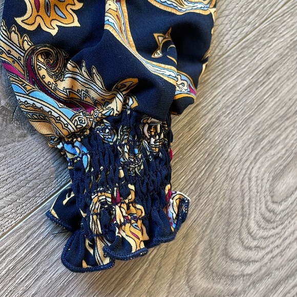 Stylish Paisley Long sleeves Blouse with Smocked   push up cuffs - Picture 8 of 8